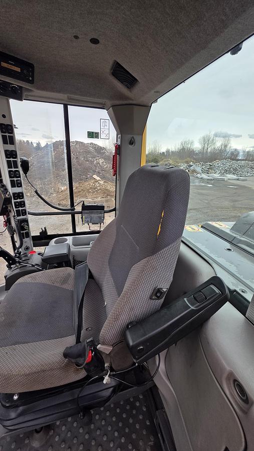 Used 2016 Volvo L70H