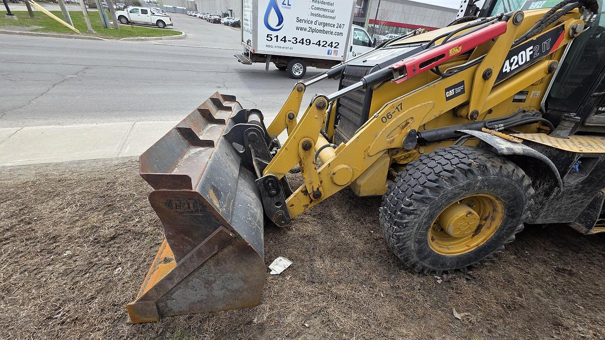 Used 2015 Caterpillar 420F IT