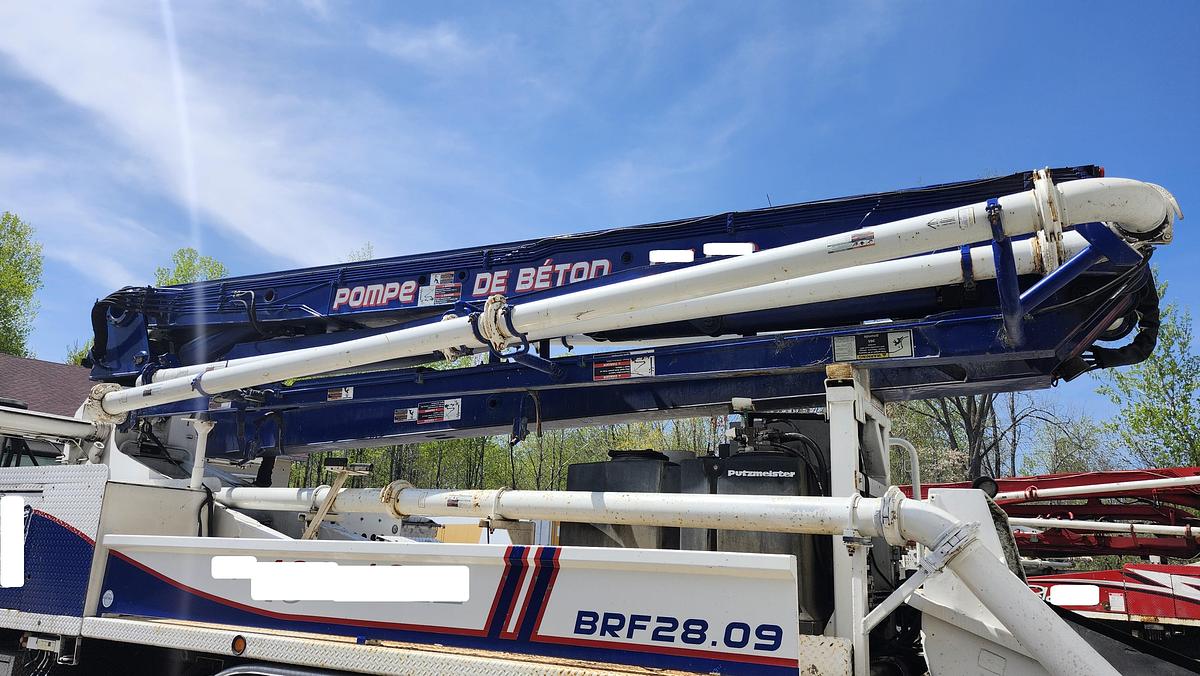 Used 1996 Putzmeister 28m on 2001 Volvo