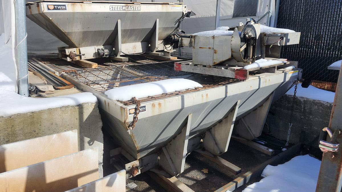 Used Fisher 5 verges / 5 yards