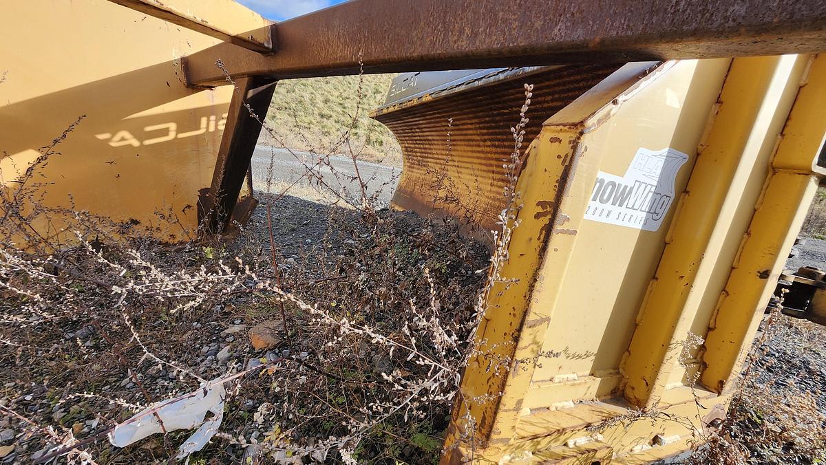 Used HLA 9-15 Extensible Plow