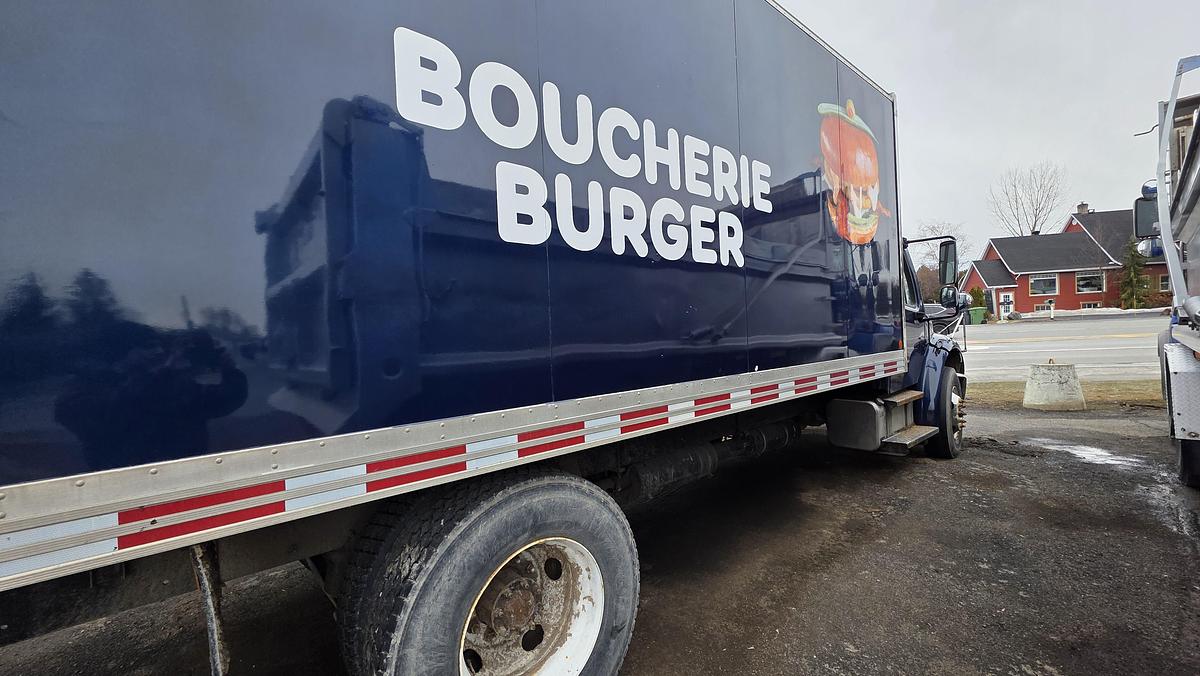 Used 2016 Freightliner Cube 22 feet