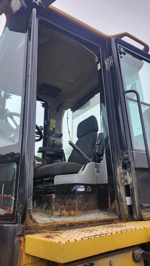 Used 2009 Caterpillar 938H