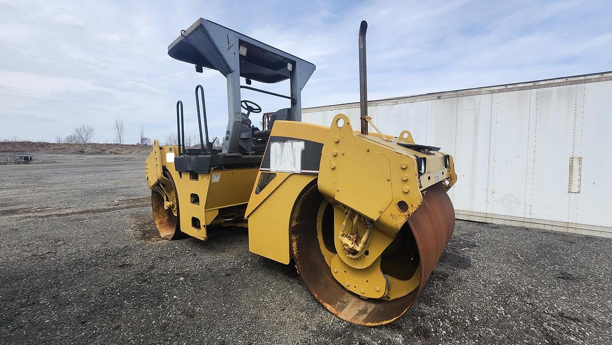 Used 2003 Caterpillar CB-534D