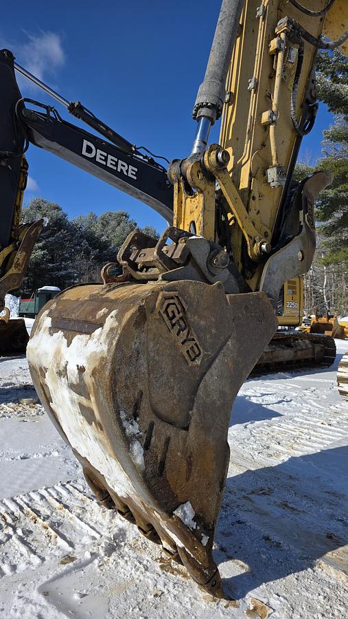 Used 2021 Caterpillar 325-07