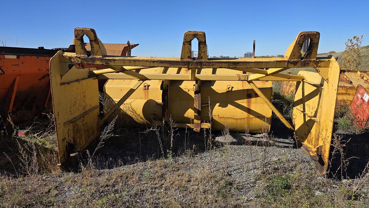 Used CAT 11 Feet Bucket With Snow Box