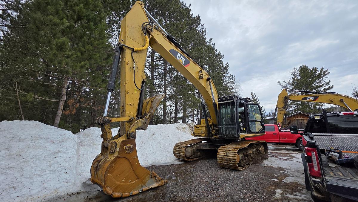 Used 2017 Caterpillar 330F
