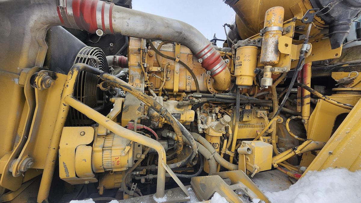 Used 2001 Caterpillar 735