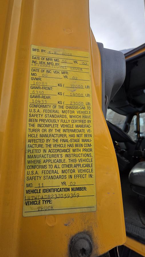 Used 2002 International 7400