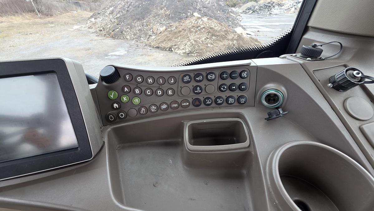 Used 2014 John Deere 6115R