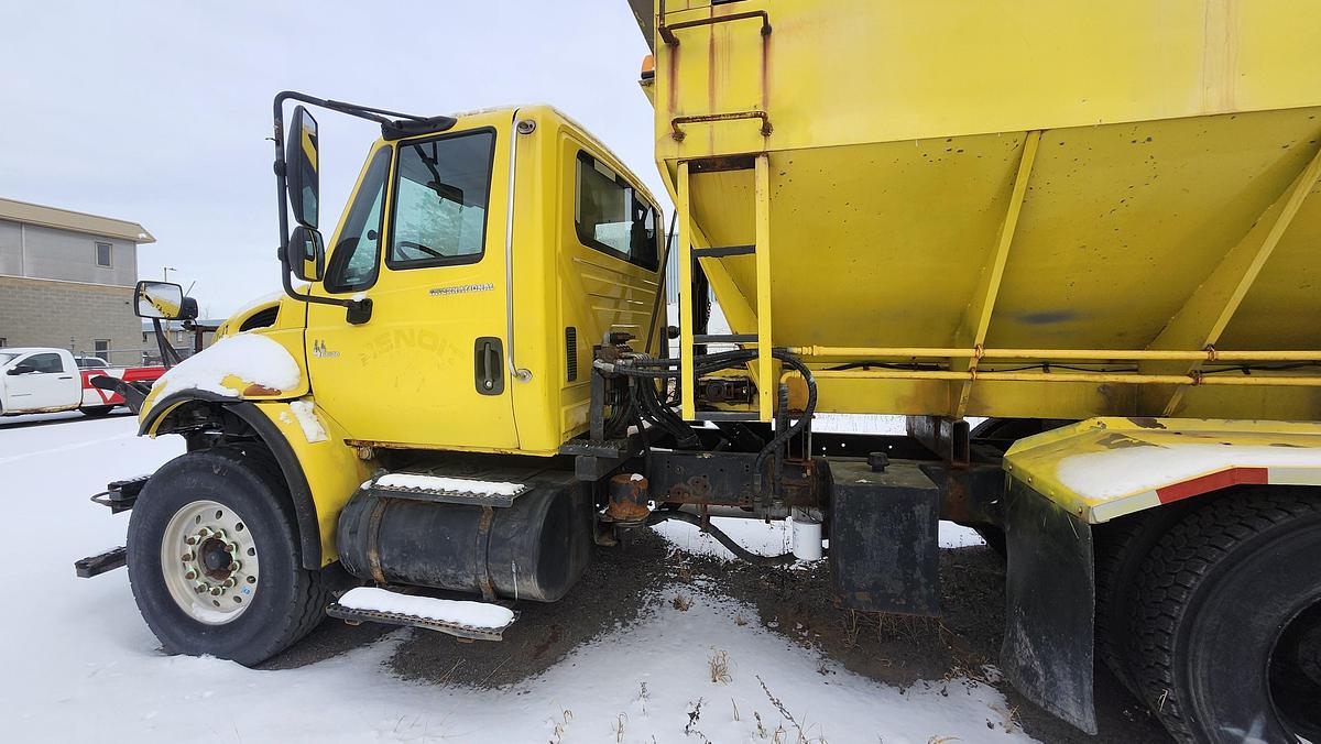 Used 2004 International 4400