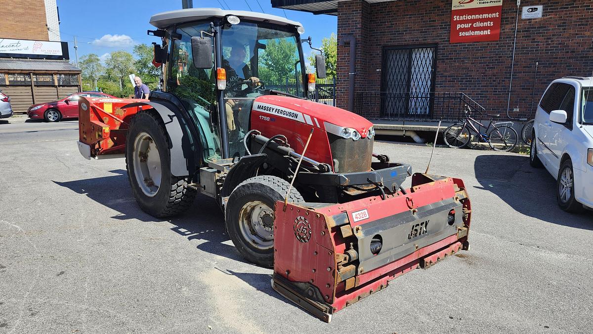 Used 2017 Massey-Fergusson 1758