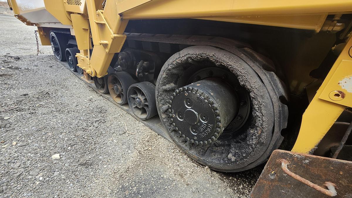 Used 2003 Caterpillar AP-1055B