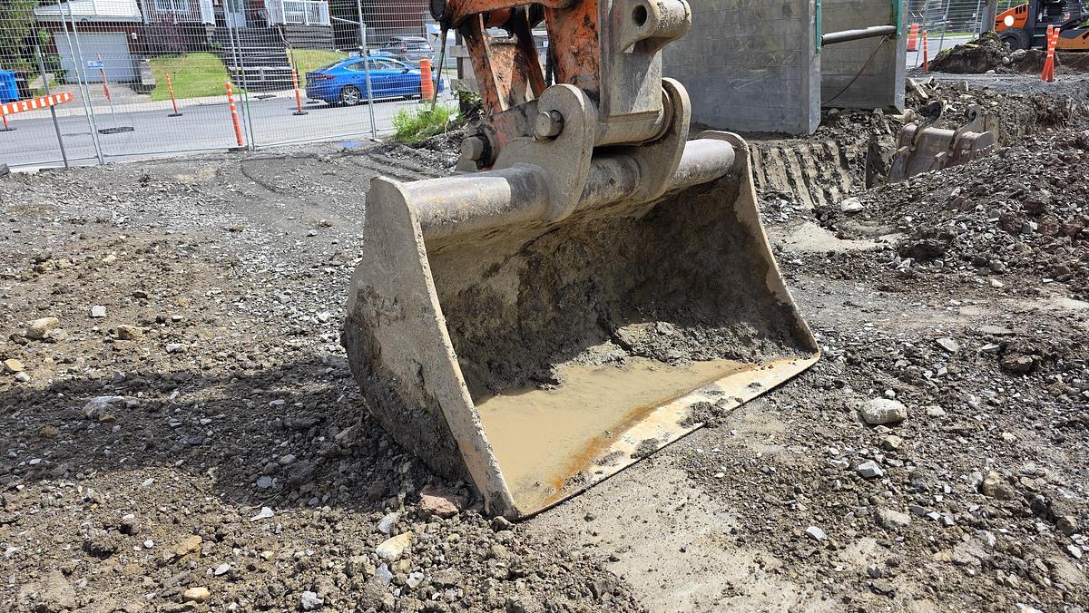 Used 2017 Hitachi ZX250
