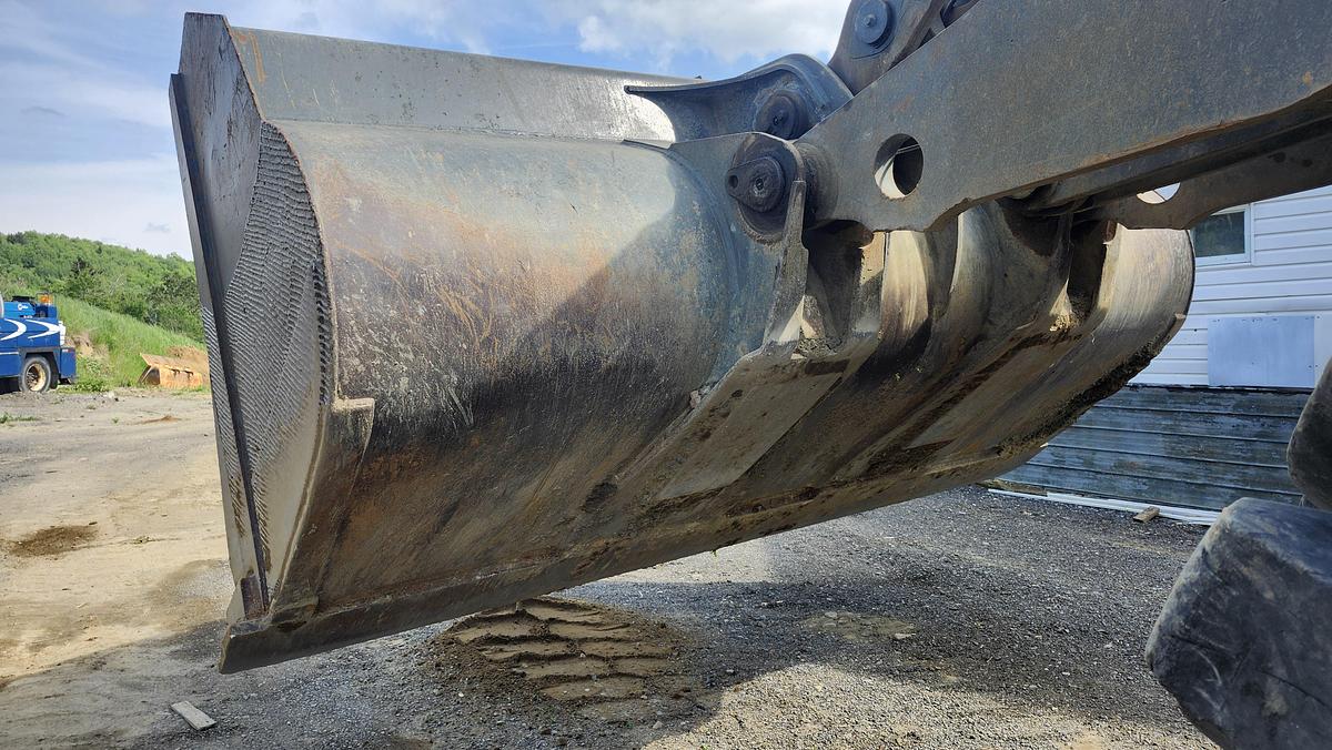 Used 2005 Volvo L220E