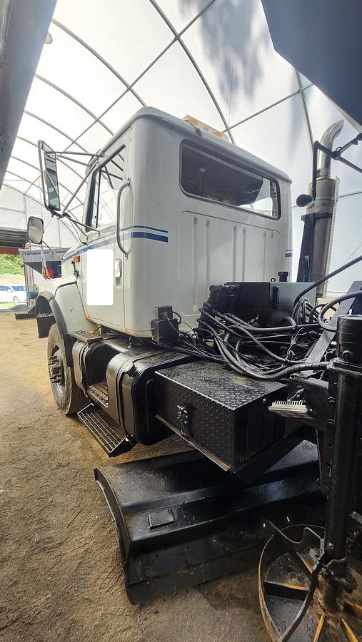 Used 2002 International 2674