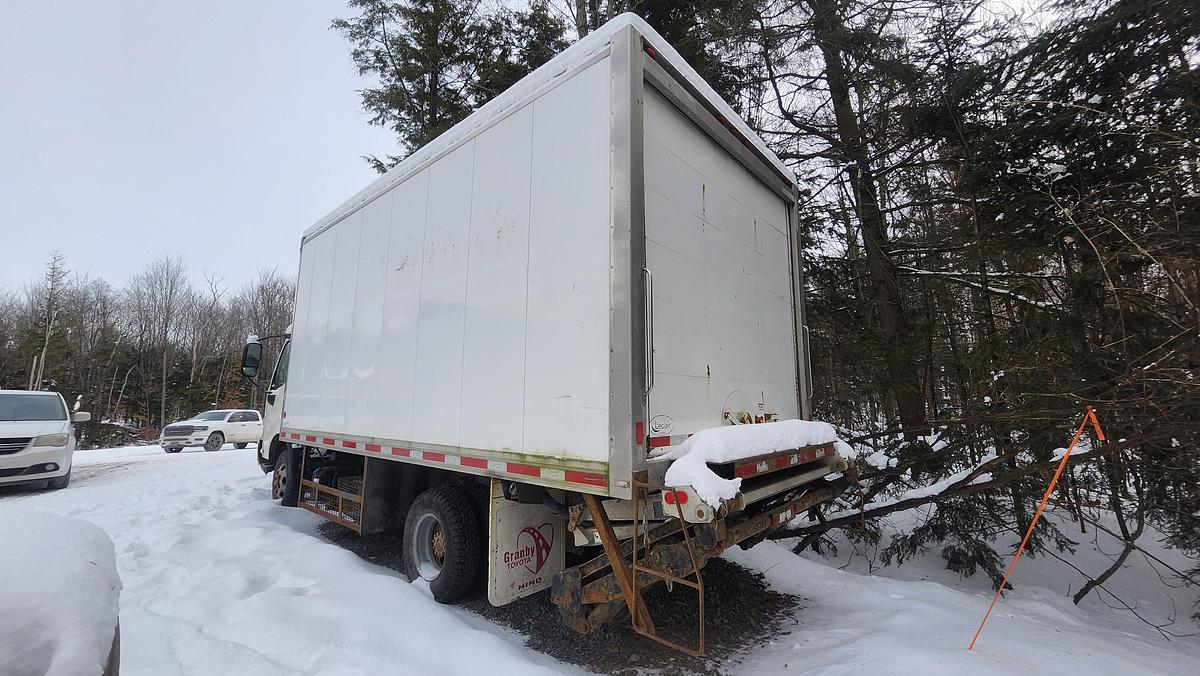 Used 2015 Hino 155 / 16 Feet Box