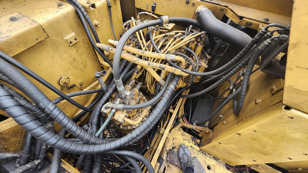 Used 2008 Caterpillar 320C FM