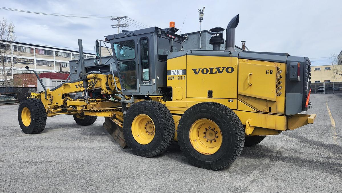 Used 2006 Volvo G740B