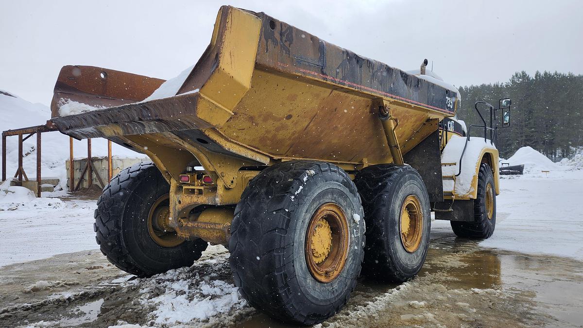 Used 2001 Caterpillar 735