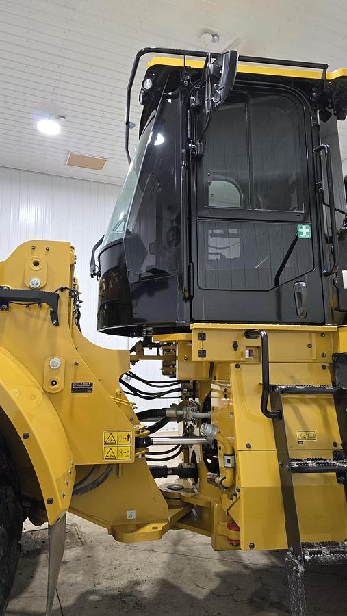 Used 2023 Caterpillar 966