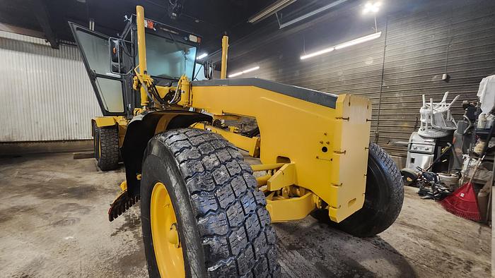 Used 2003 Volvo G720B