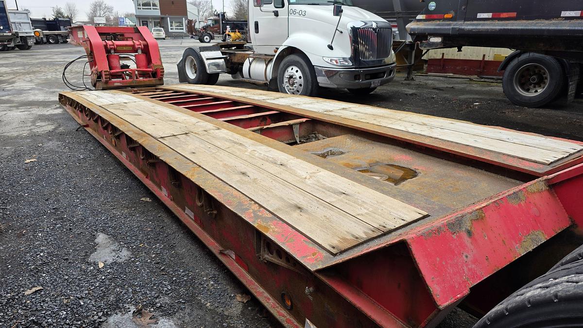 Used 2011 Pitts 24 Feet / 3 axles Lowboy