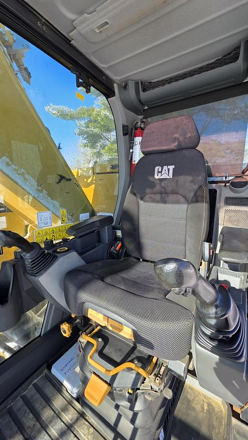 Used 2021 Caterpillar 325-07