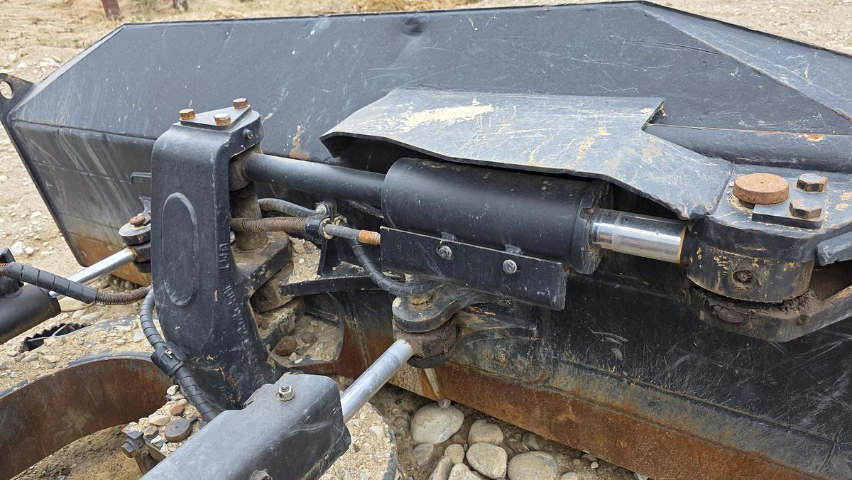 Used 2005 Caterpillar D5N LGP