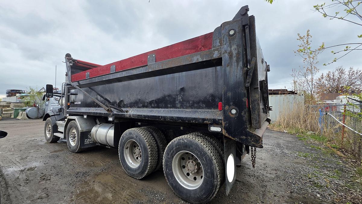 Used 2018 Kenworth T880