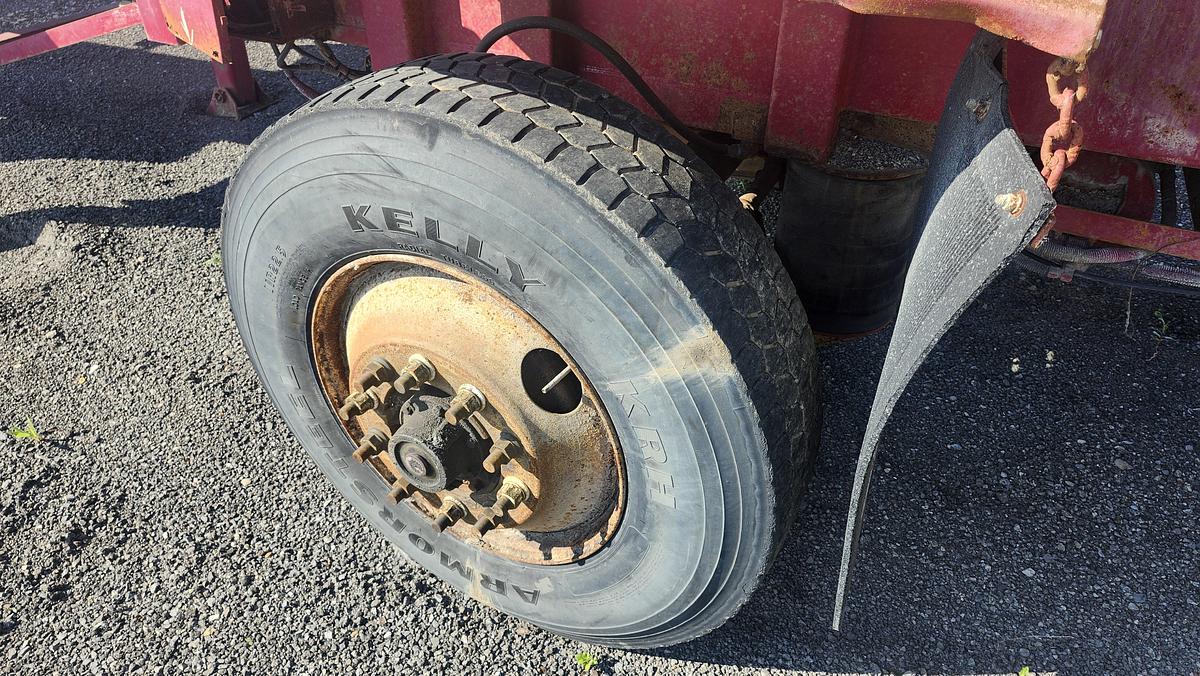 Used 1999 Red River LB439 / 4 axles strap trailer