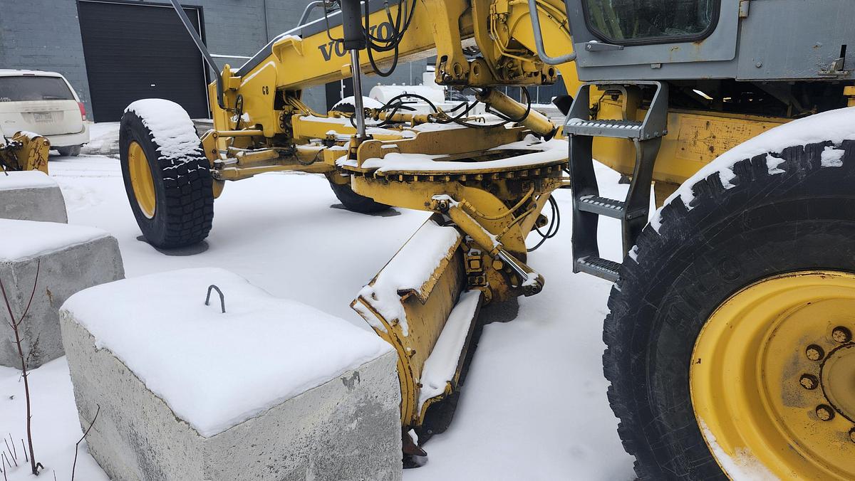 Used 2006 Volvo G740B