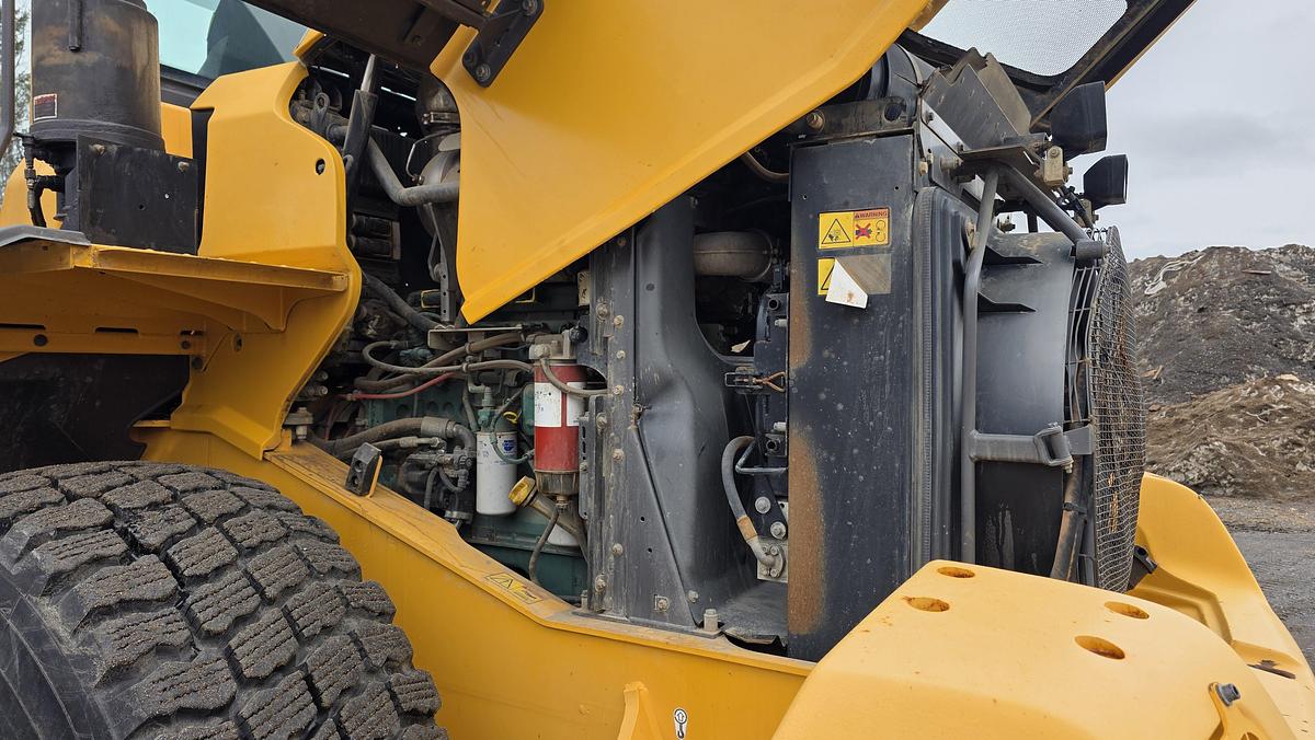 Used 2015 Volvo L90H