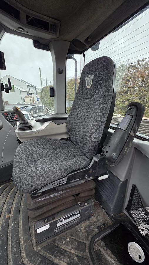 Used 2017 Case 621G
