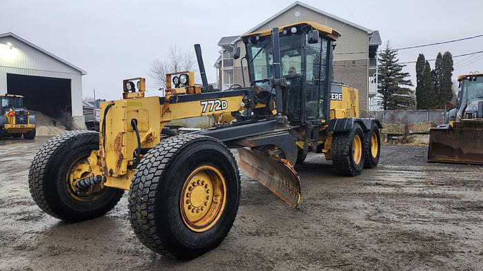Used 2006 John Deere 772D