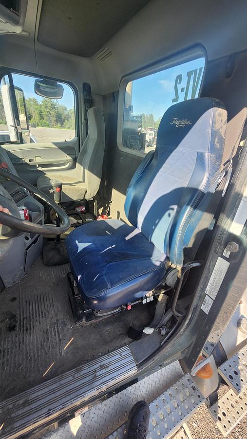 Used 2009 Freightliner Columbia