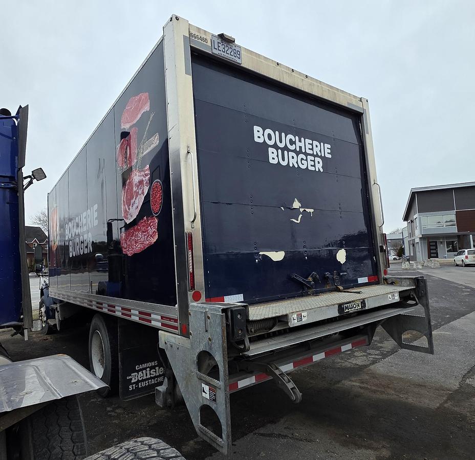 Used 2016 Freightliner Cube 22 feet