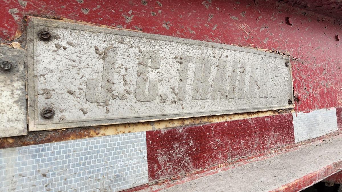 Used 1991 JC Trailers 2 axles / 24' x 102"