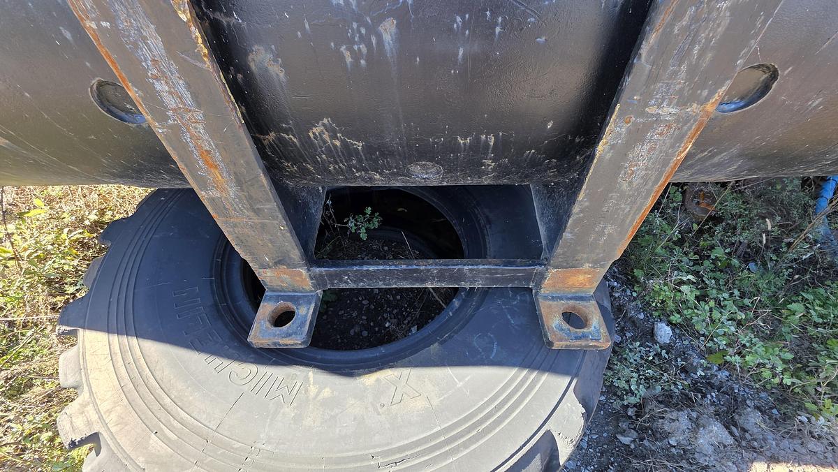 Used 132 inch Caterpillar Bucket