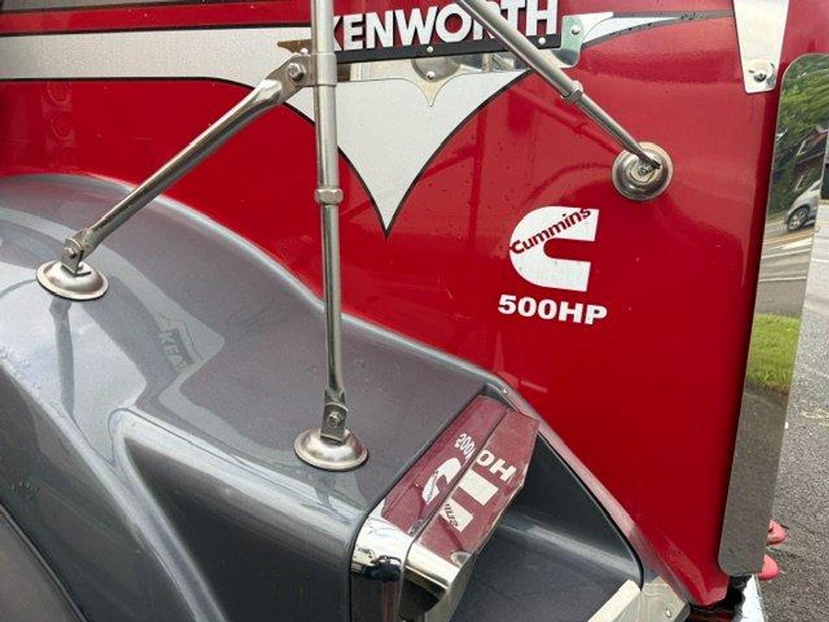 Used 2021 Kenworth T800