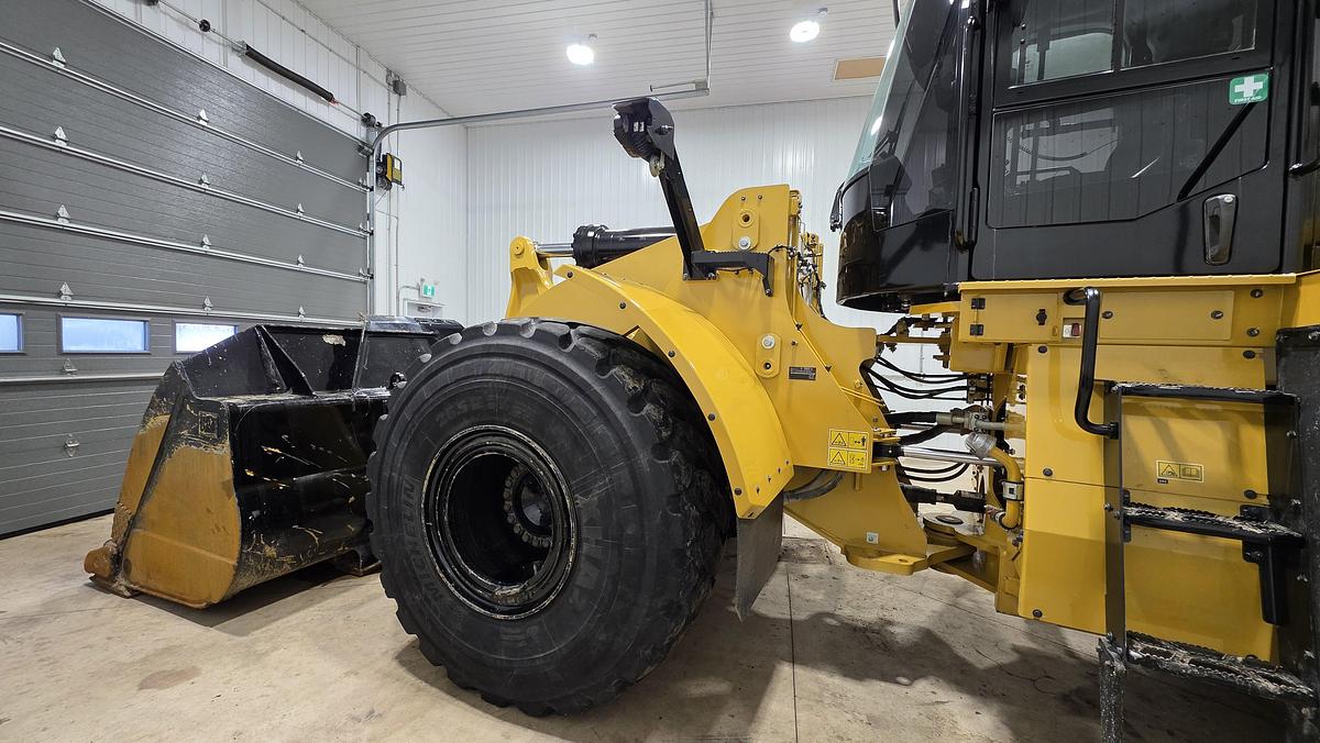 Used 2023 Caterpillar 966