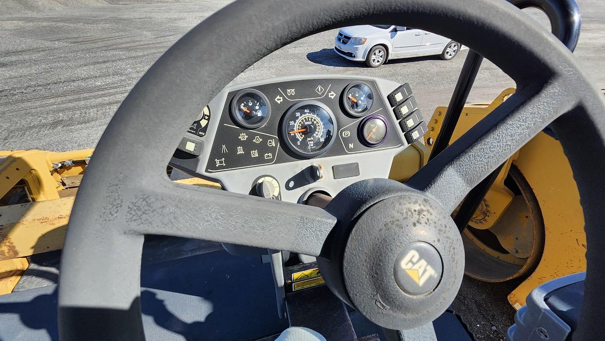 Used 2014 Caterpillar CB64