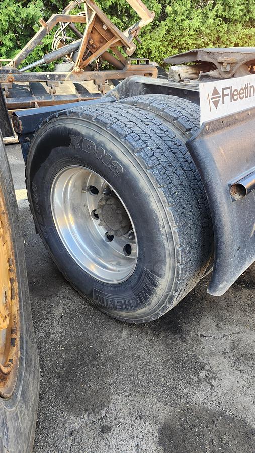 Used 2009 Peterbilt 348