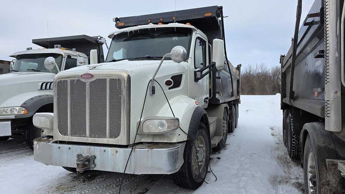 Used 2020 Peterbilt Dump truck