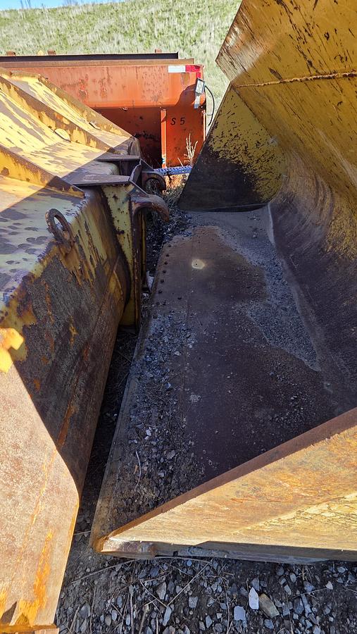 Used 132 inch Caterpillar Bucket