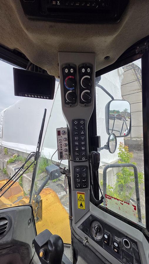Used 2012 Caterpillar 980K