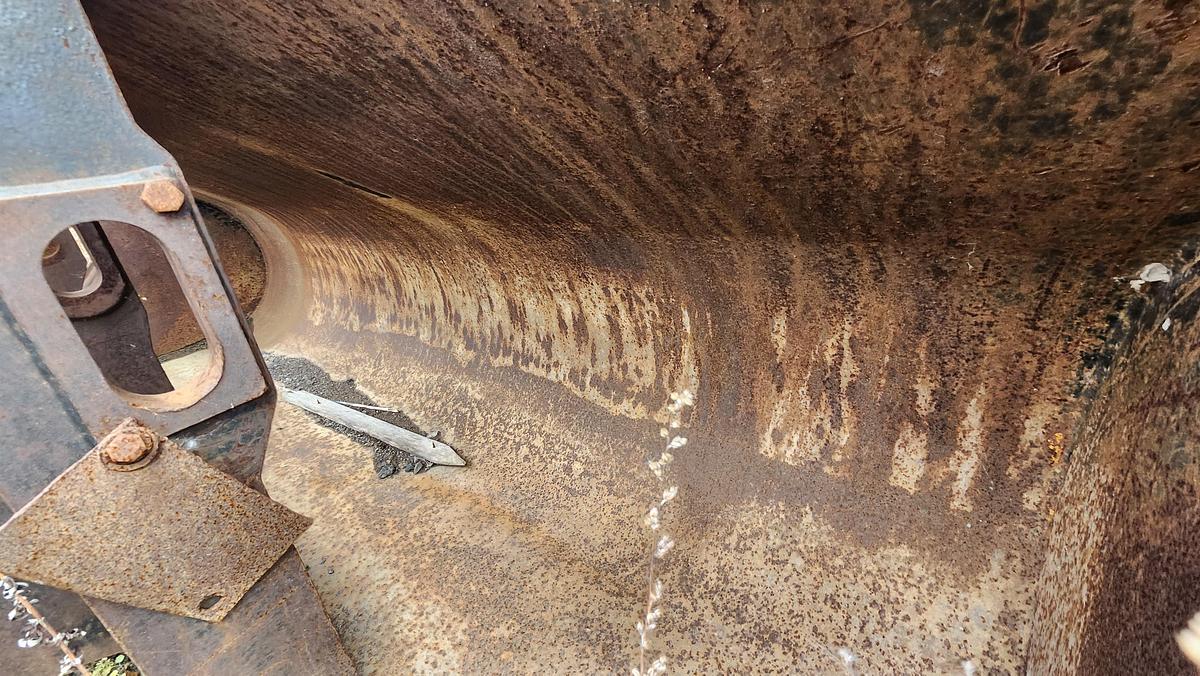 Used Caterpillar 92″ Bucket