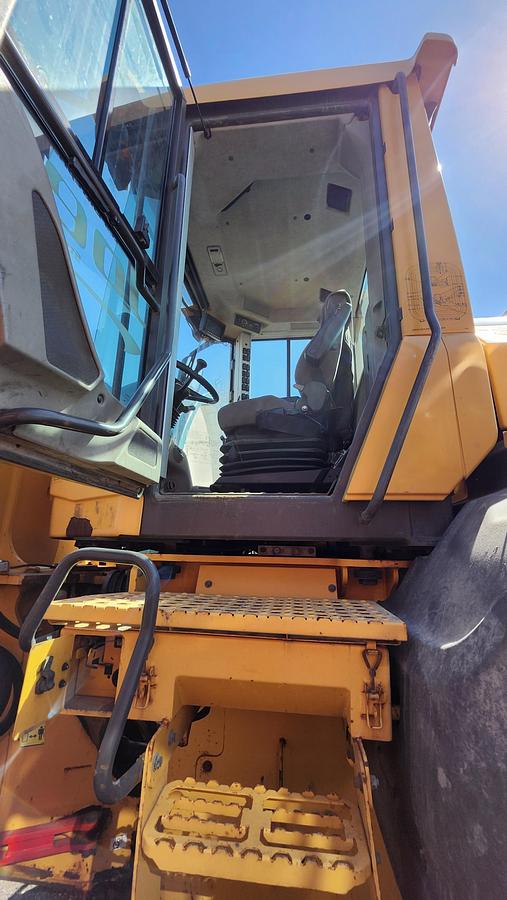 Used 2017 Volvo L110H