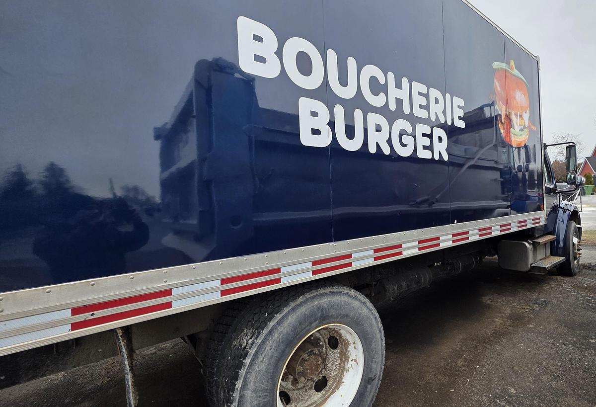 Used 2016 Freightliner Cube 22 feet
