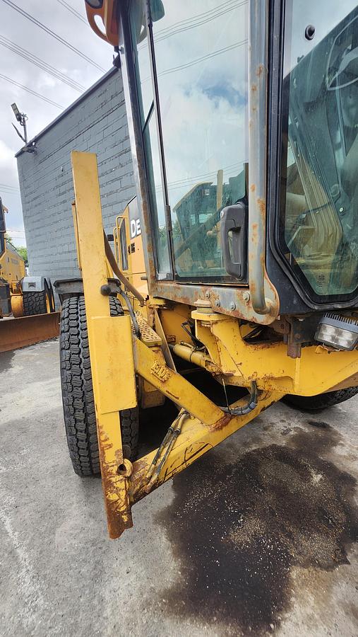 Used 2010 John Deere 772